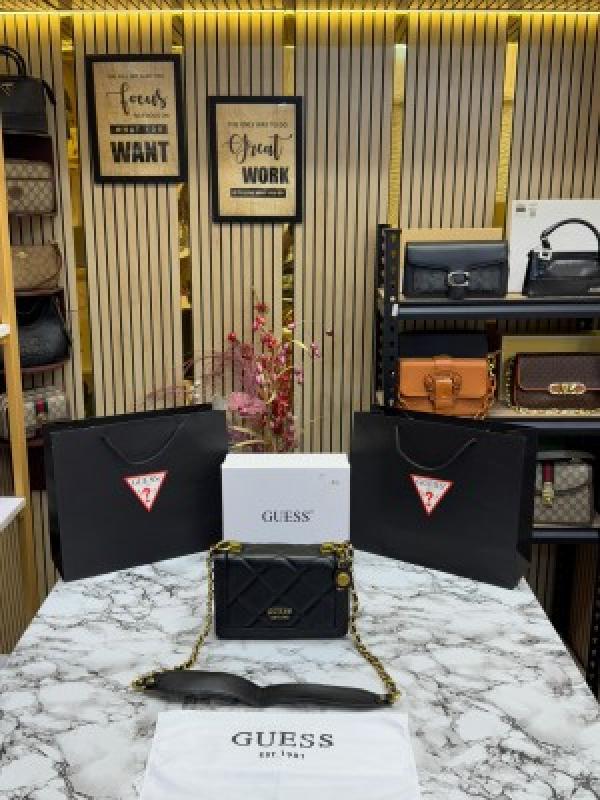 GUESS CONVERTIBLE XBODY HANDBAG WITH OG BOX AND DUST BAG WITH CARRY BAG PREMIUM QUALITY (BLACK) 1005