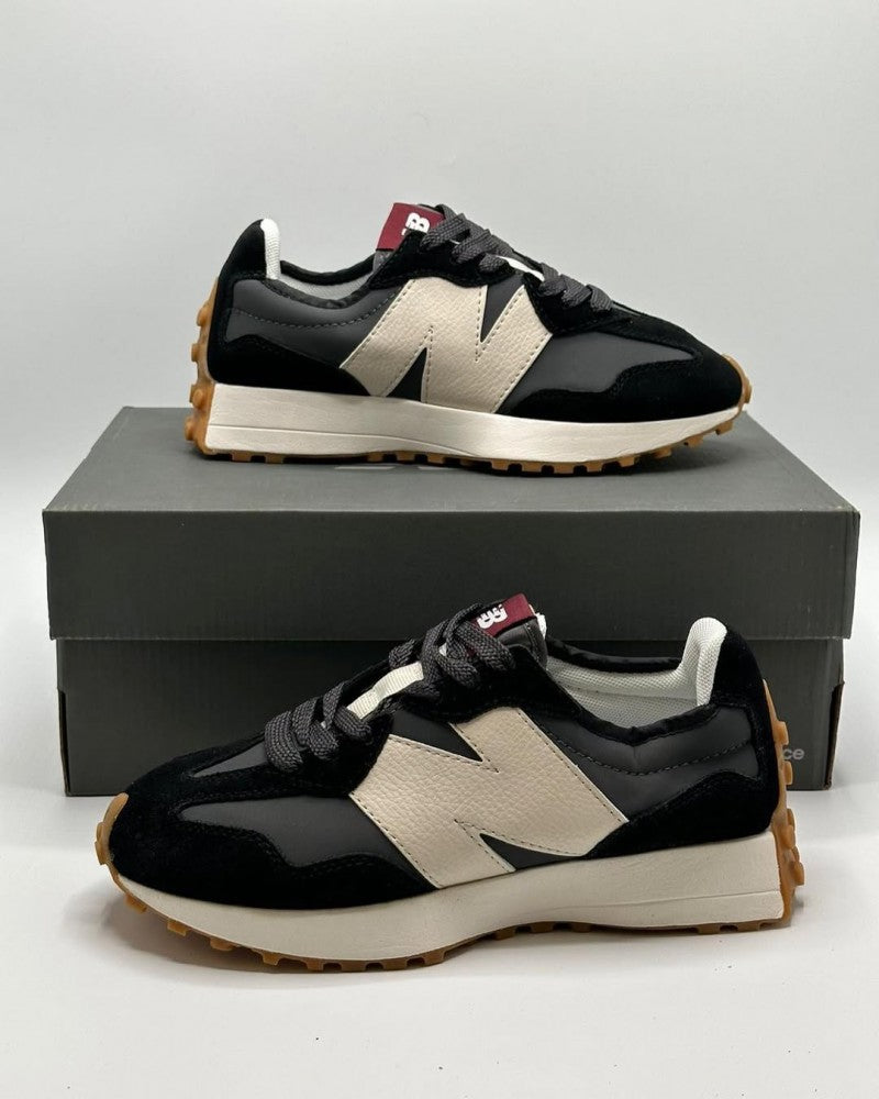 New Balance 327 Black White 121