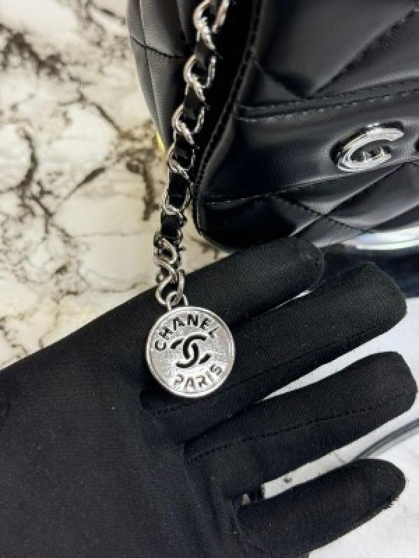 CHANE L CC WOMENS FLAP LAMBSKIN SHOULDER BAG WITH OG BOX AND DUST BAG PREMIUM QUALITY (BLACK)