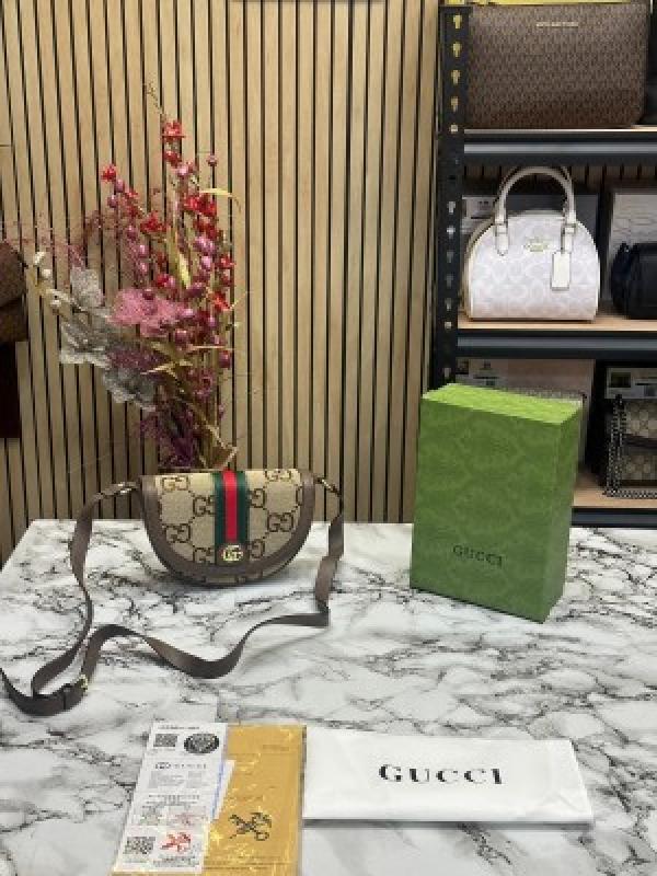 GUCC I GG HORSESHOE SHOULDER BAG WITH OG BOX AND DUST BAG