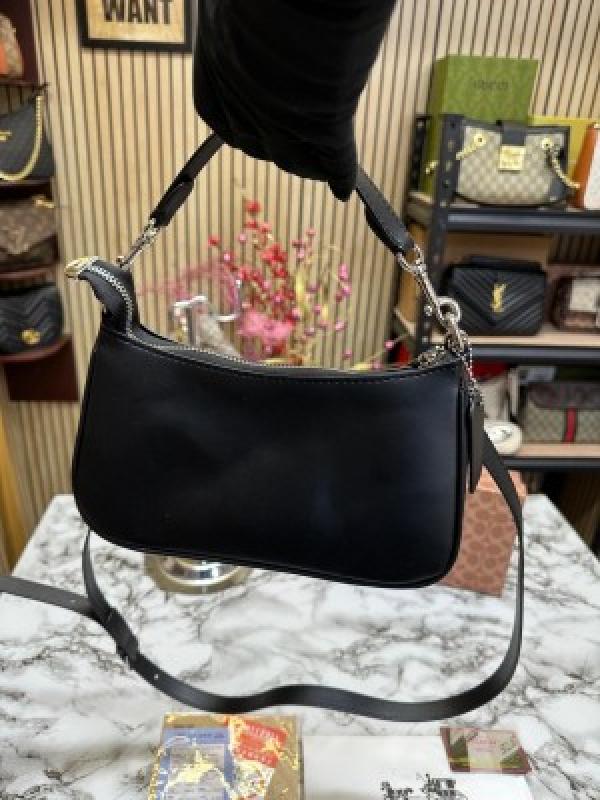 Coach Teri Shoulder Bag With Box And Dust Bag (Black)