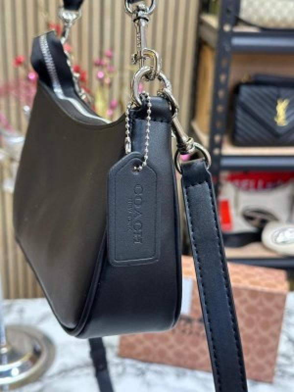 Coach Teri Shoulder Bag With Box And Dust Bag (Black)