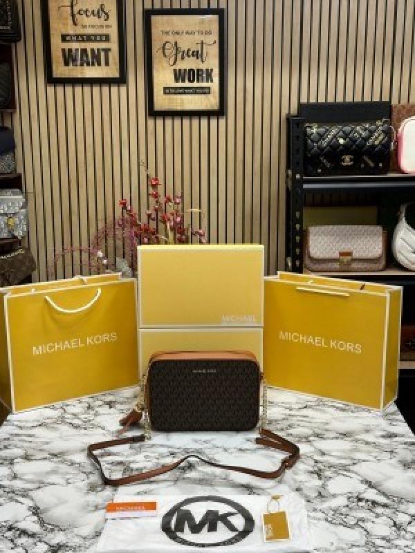 MICHAEL KORS JET SET CAMERA BAG WITH BOX DUST BAG CARRY BAG (BROWN) 9028