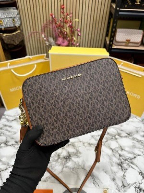 MICHAEL KORS JET SET CAMERA BAG WITH BOX DUST BAG CARRY BAG (BROWN) 9028