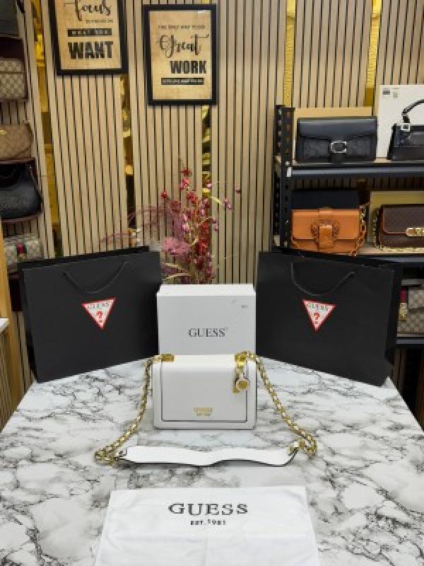 GUESS CONVERTIBLE XBODY HANDBAG WITH OG BOX AND DUST BAG WITH CARRY BAG PREMIUM QUALITY (WHITE) 1005