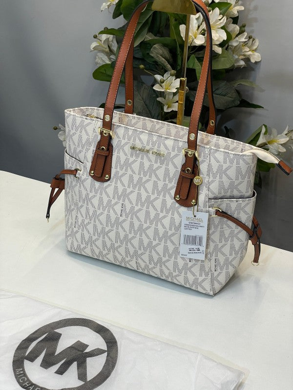 Michael kors voyager tote bag with dust bag (4616 biege )