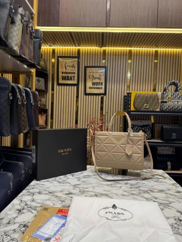 Prad  a Symbol Tote Bag With Box And Dust Bag (Khaki)