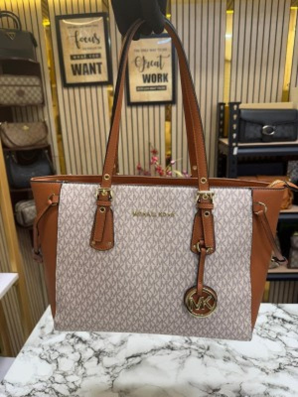 Michael Kors Voyager Leather Satchel Shoulder Bag With Dust Bag (Beige)