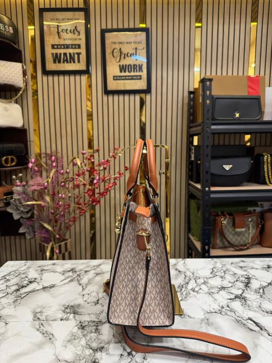 Michael Kors Hamilton Satchel Handbag With Dust Bag (Beige)