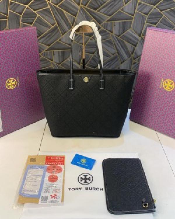tory burch t monogram tote with og box amp dust bag amp extra pouch 1679