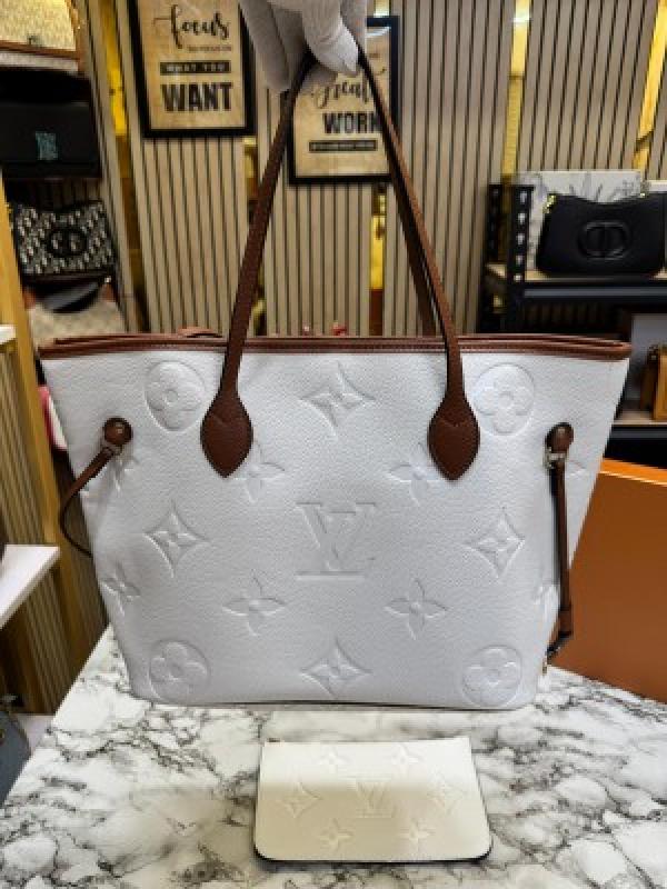 Louis Vuitton Neverfull MM Bag With Box And Dust Bag (White)