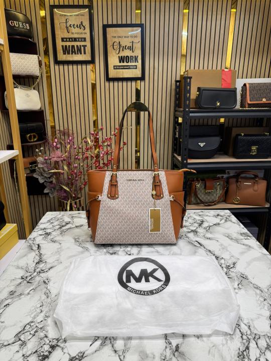 Michael Kors Voyager Premium Quality Tote Bag With Dust Bag (Beige)
