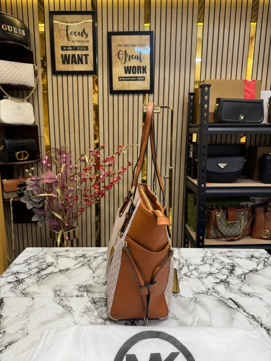 Michael Kors Voyager Premium Quality Tote Bag With Dust Bag (Beige)