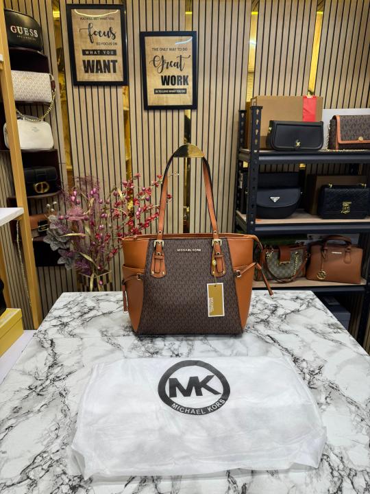 Michael Kors Voyager Premium Quality Tote Bag With Dust Bag (Brown)