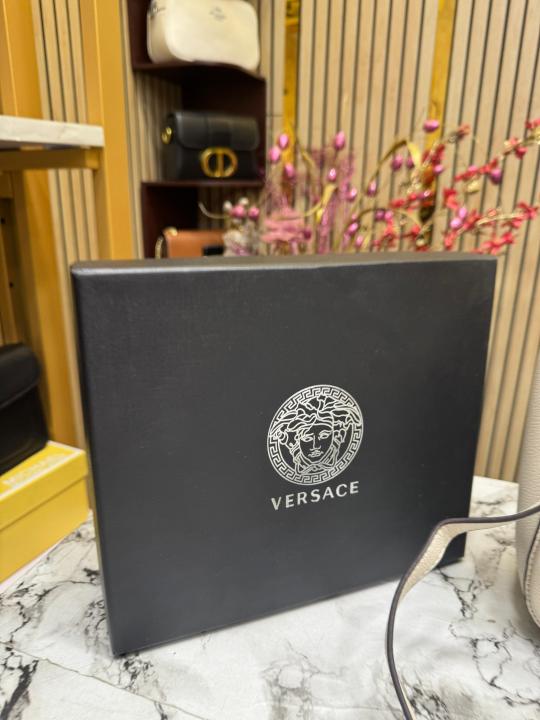 Versace Jeans Couture Logo Plaque Shoulder Bag (White)