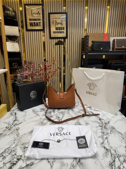 Versace Jeans Couture Logo Plaque Shoulder Bag (brown)
