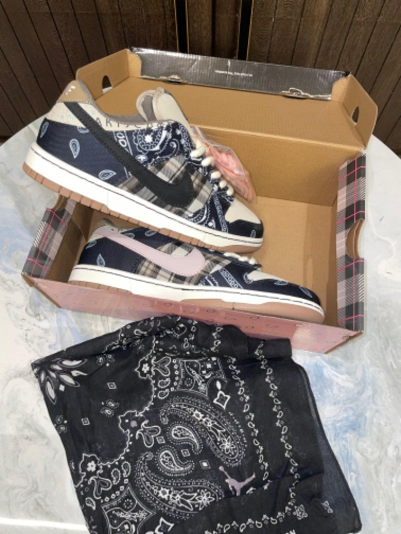 E sb dunk x travis scott bandana with og box semi ua