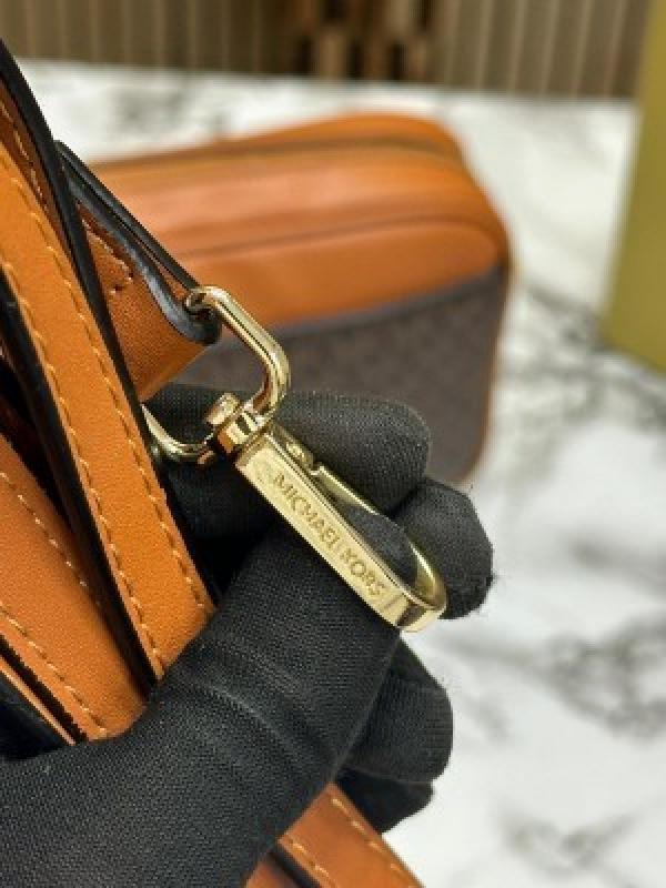 MICHAEL KORS HUDSON JETSET EAST WEST CAMERA BAG WITH ORIGINAL BOX AND DUST BAG (BROWN) 23008