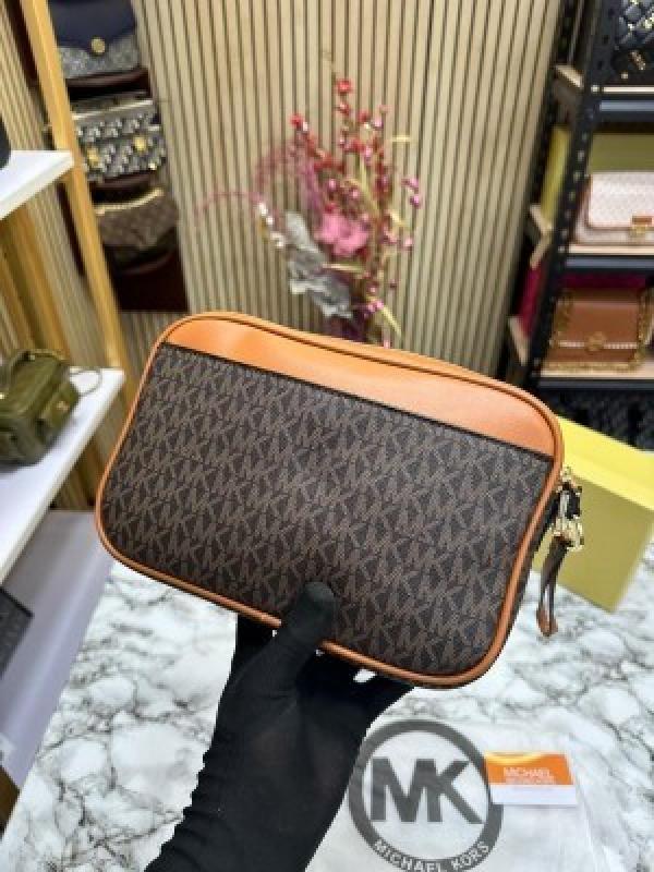 MICHAEL KORS HUDSON JETSET EAST WEST CAMERA BAG WITH ORIGINAL BOX AND DUST BAG (BROWN) 23008