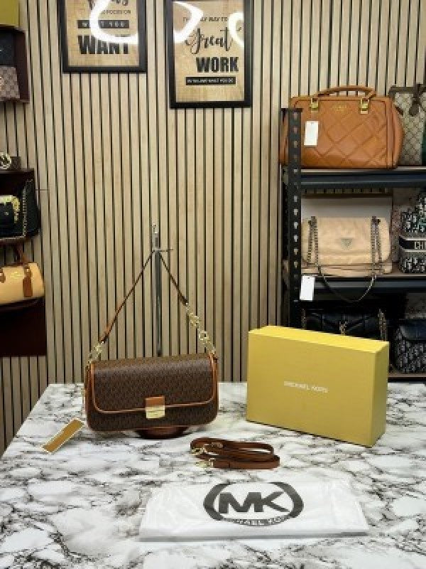 Michael kors bradshaw handbag with og box (coffee Brown) 21010