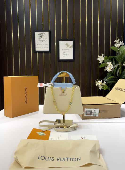Louis vuitton capucines luxury bag with og double box