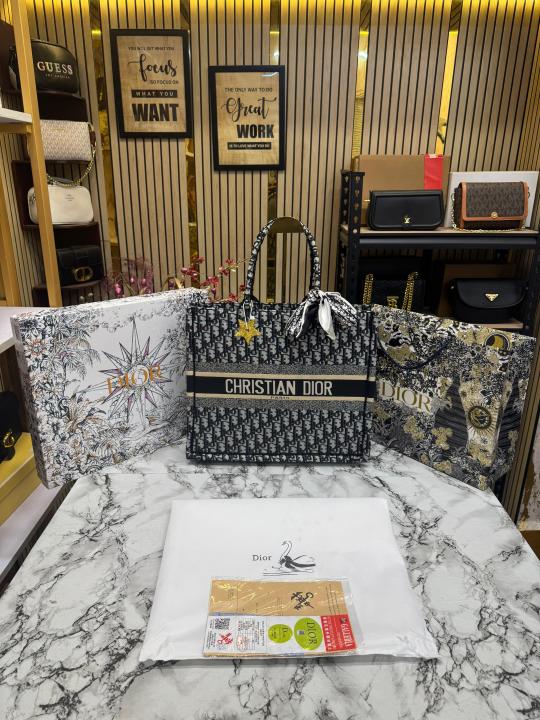 Christian Dior Book Tote With Scarf And Logo Pendent Including Box Dustbag And CarryBag (Black)