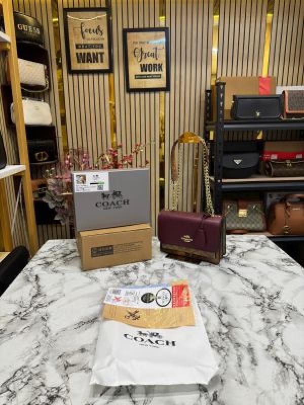 Coac h Klare Crossbody Bag With Double Og Box And Dust Bag (Red)