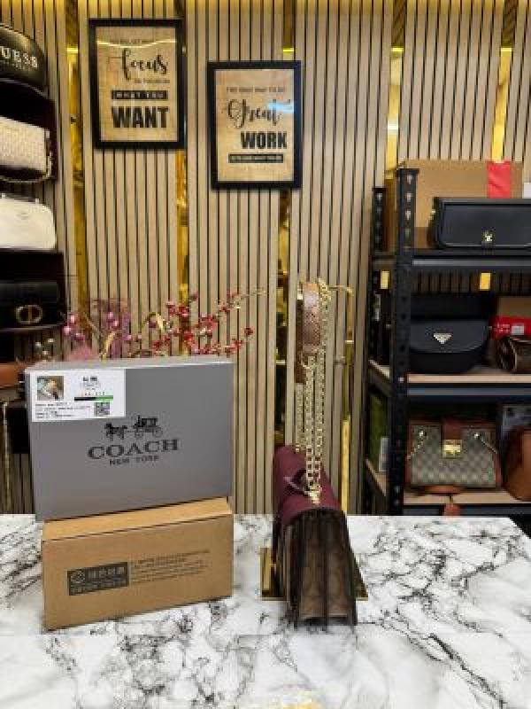 Coac h Klare Crossbody Bag With Double Og Box And Dust Bag (Red)