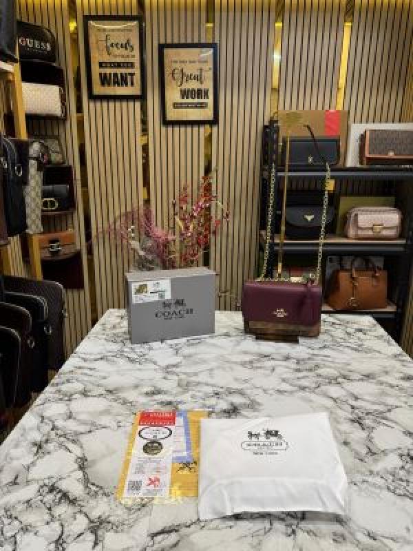 COAC H KLARE HANDBAG WITH OG BOX AND DUST BAG PREMIUM QUALITY (RED)