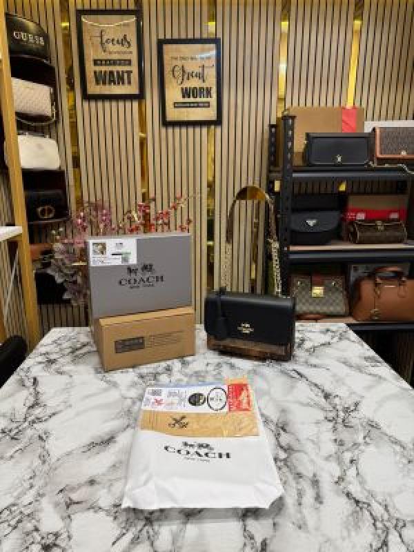 Coac h Klare Crossbody Bag With Double Og Box And Dust Bag (Black)