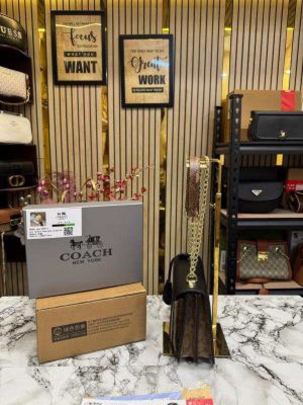 Coac h Klare Crossbody Bag With Double Og Box And Dust Bag (Black)