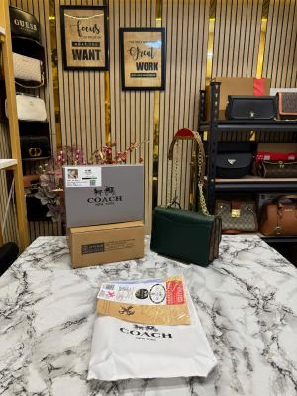 Coac h Klare Crossbody Bag With Double Og Box And Dust Bag (Green)