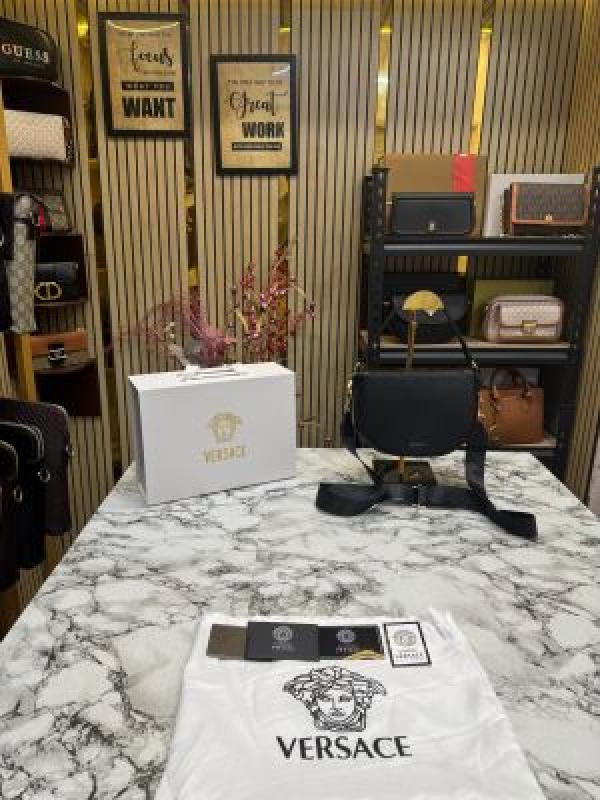 Versace shoulder bag in gold accents with magnetic closure bag (Black)