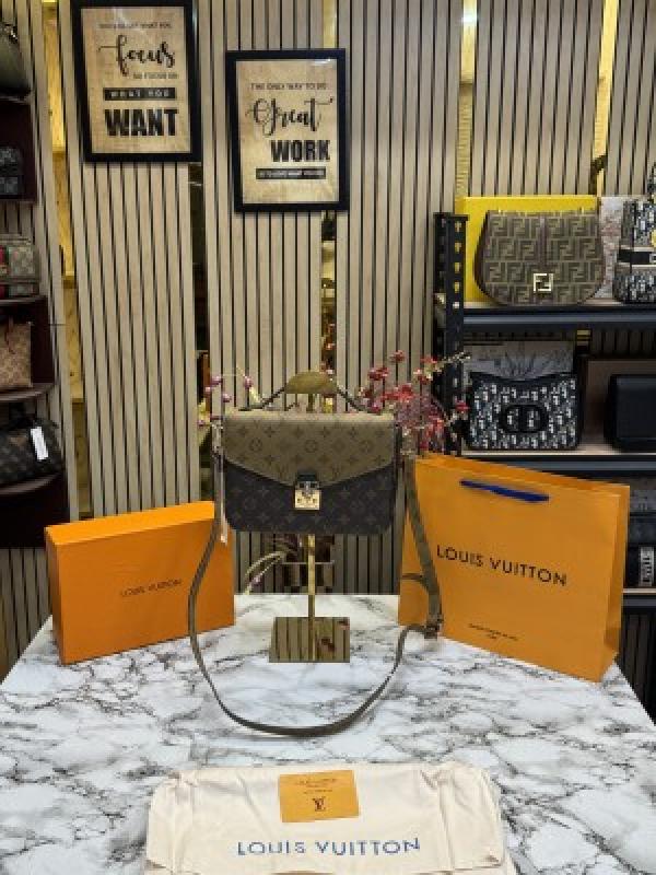 Louis Vuitton Metis With Box And Dust Bag Including CarryBag
