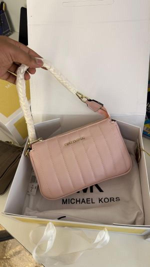 Michael Kors Jet Set Charm Small Logo Pochette Bag ( Box Dust Bag) 5364