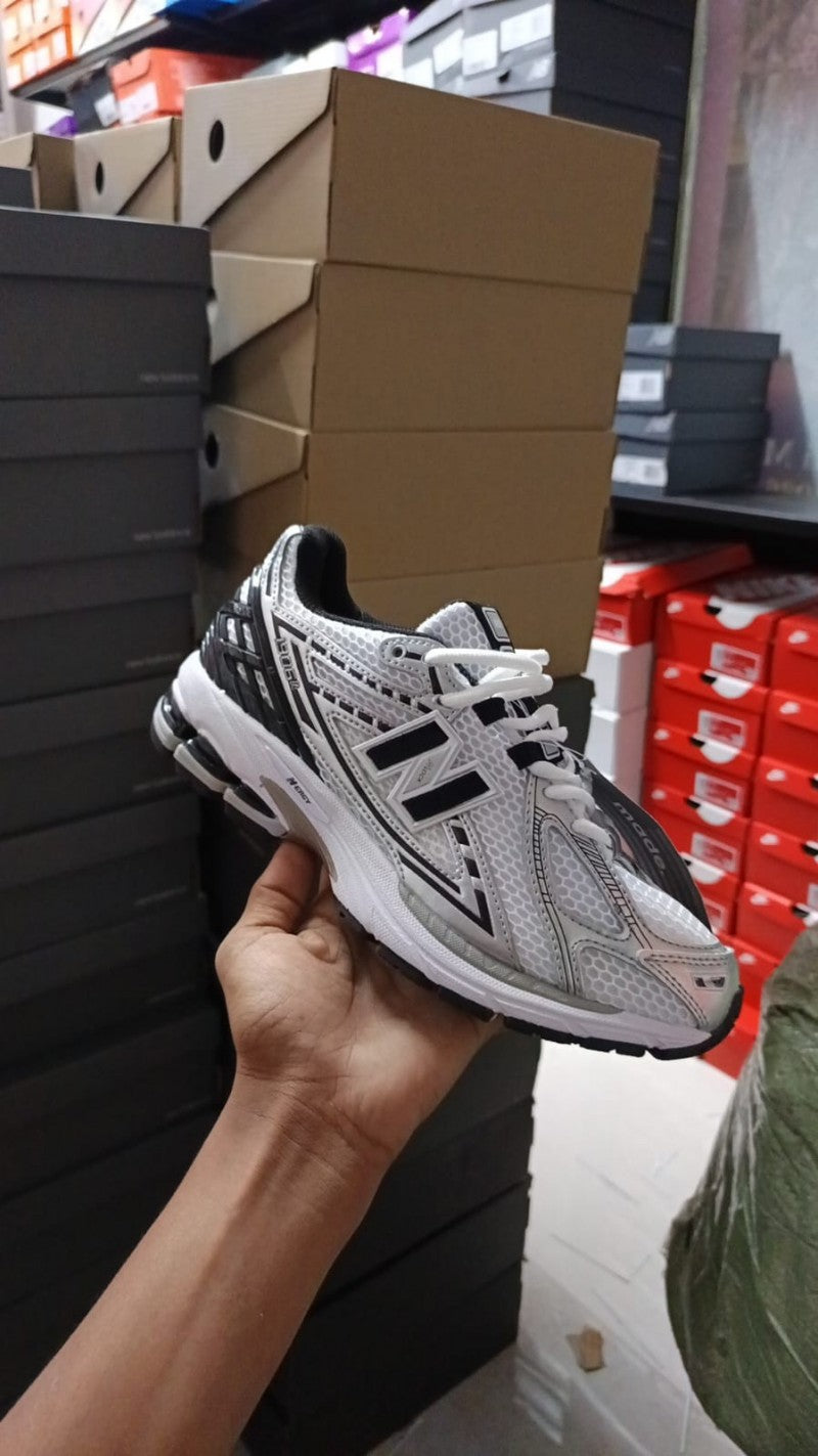 New Balance 1906R silver black 198