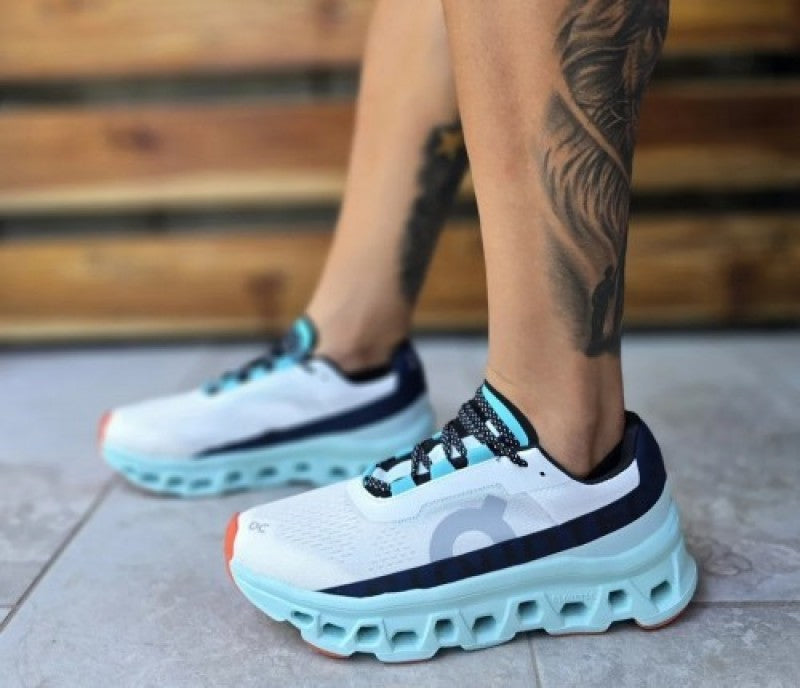 On CloudMonster Running "Undyed White Creek" #204