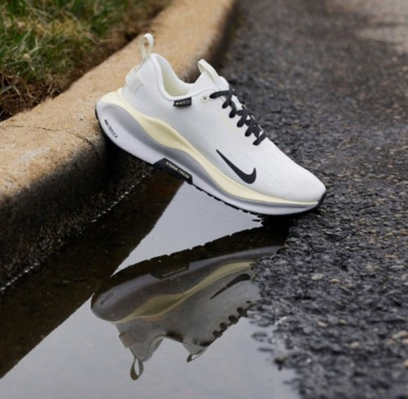 Nik ee Infinity Run 4 Gore Tex Pale Ivory Running Shoes