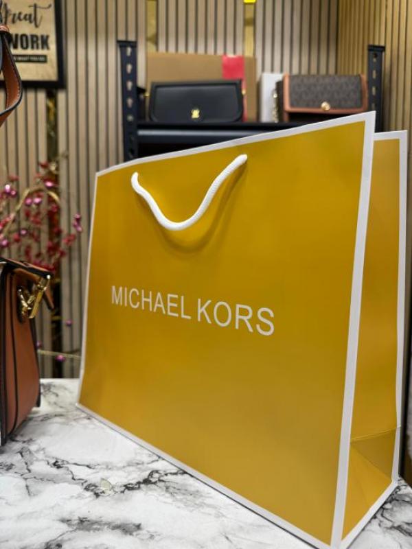 Michael Kors Hendrix Signature Shoulder Bag With Box Dust Bag Including Carry Bag (Beige)