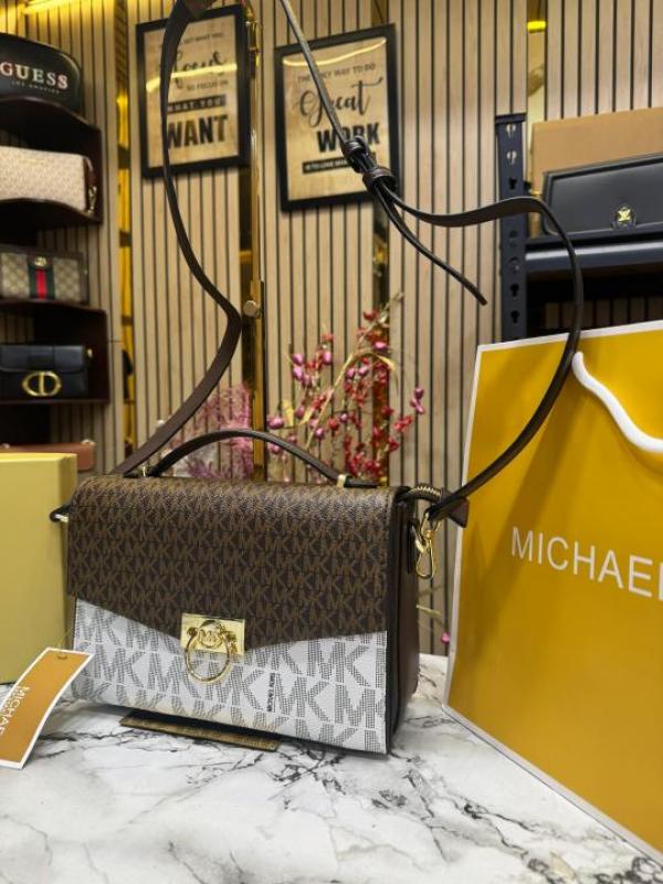 Michael Kors Hendrix Signature Shoulder Bag With Box Dust Bag Including Carry Bag (Coffee White)