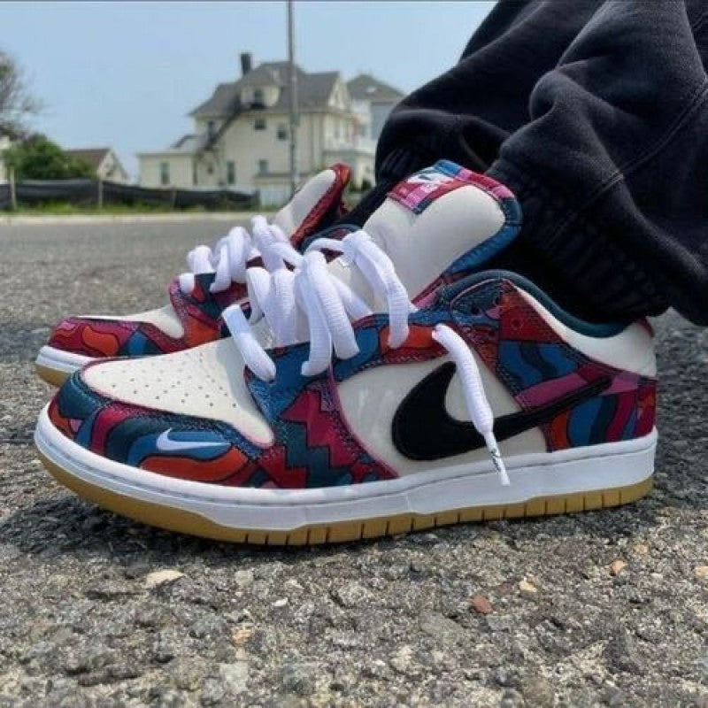E sb dunk low parra multi