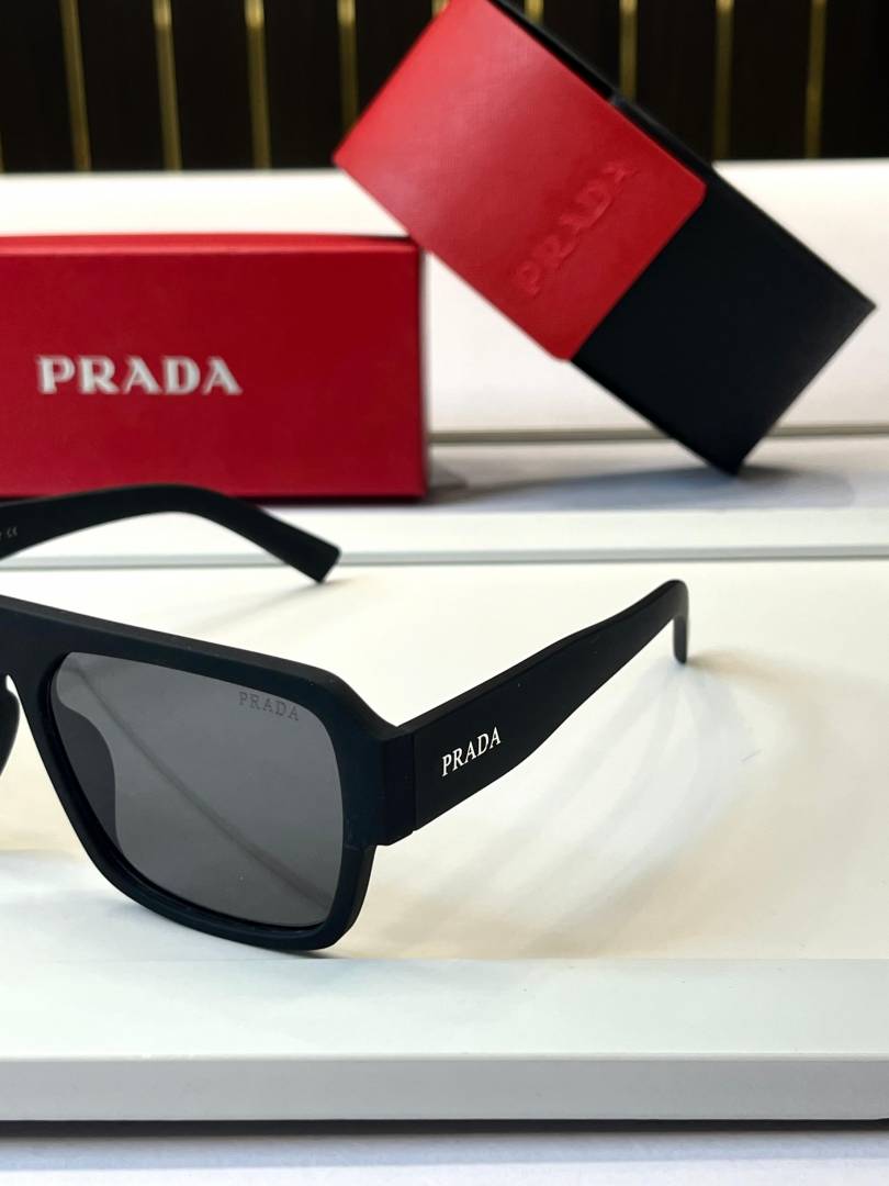 Prada 22 black