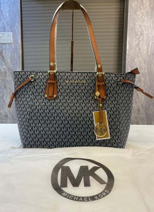 Michael kors voyager jet set print tote bag with dust bag 5443