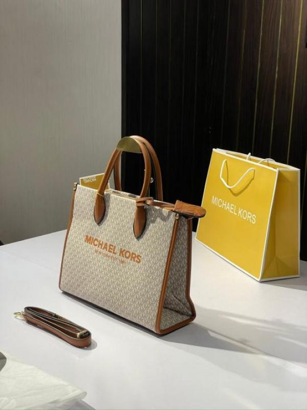 Michael kors mirella logo tote bag with dust bag and carry bag(22320biege brown