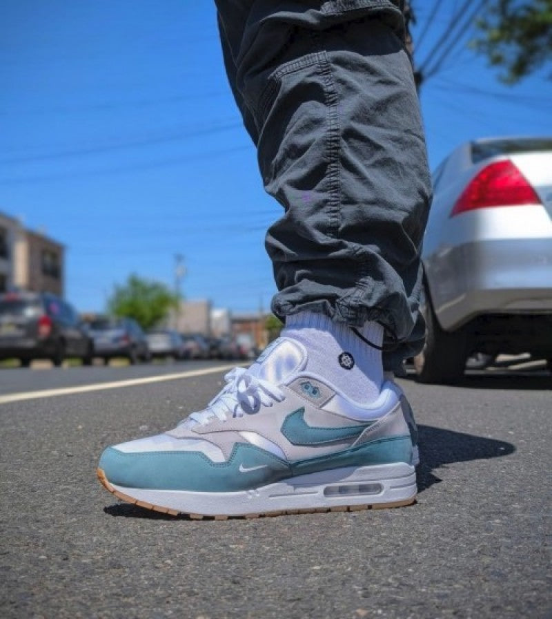 Nik.e Airmax 1 swoosh low poly 224