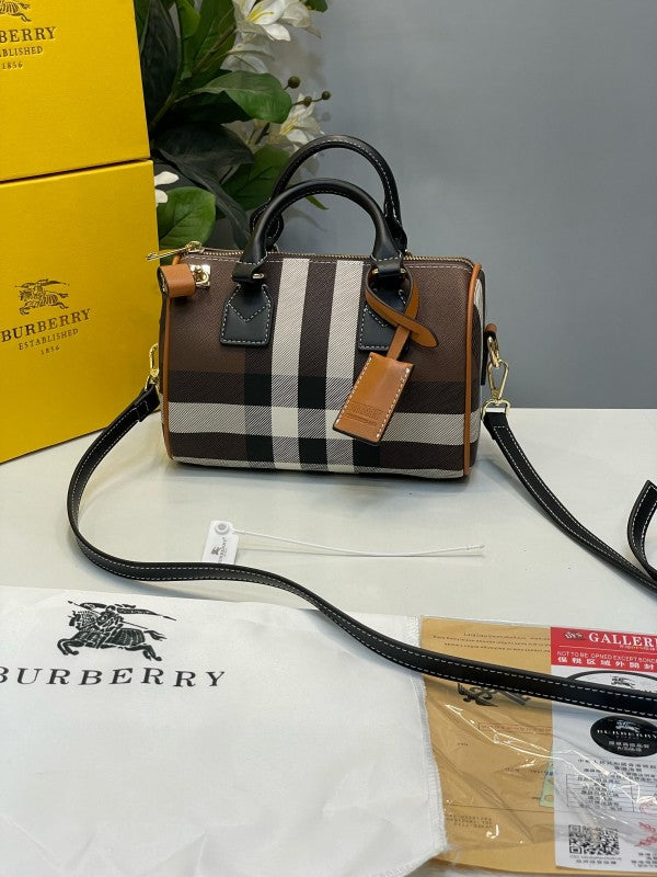 Burberry chex small handbag with og box 22cm