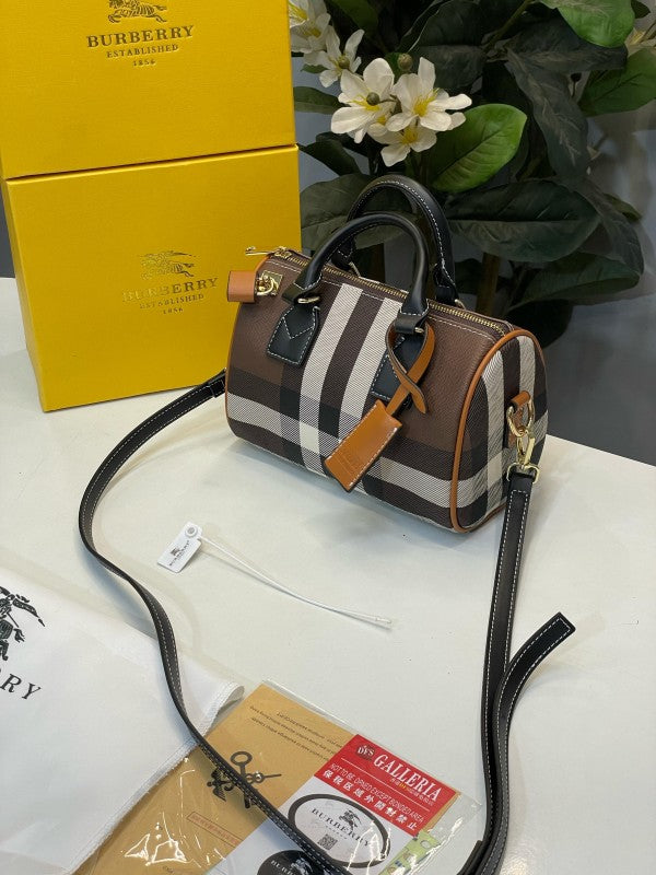 Burberry chex small handbag with og box 22cm
