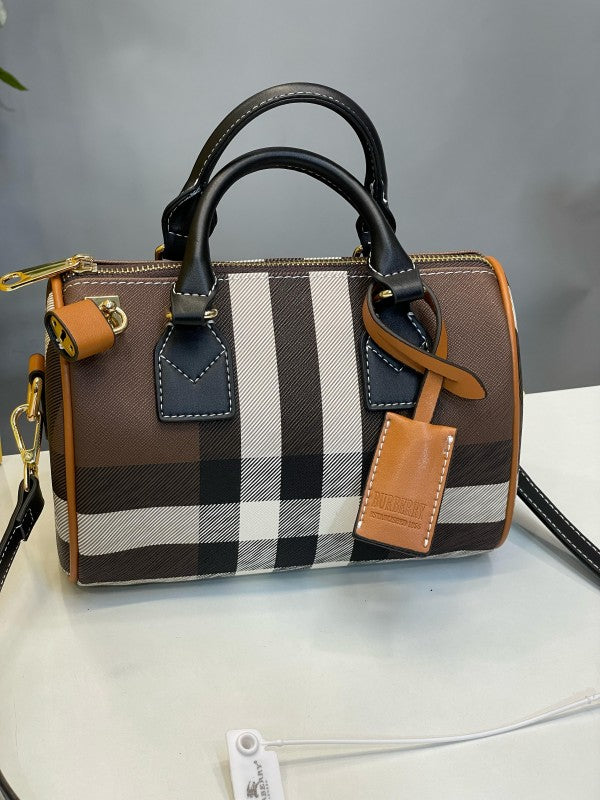 Burberry chex small handbag with og box 22cm