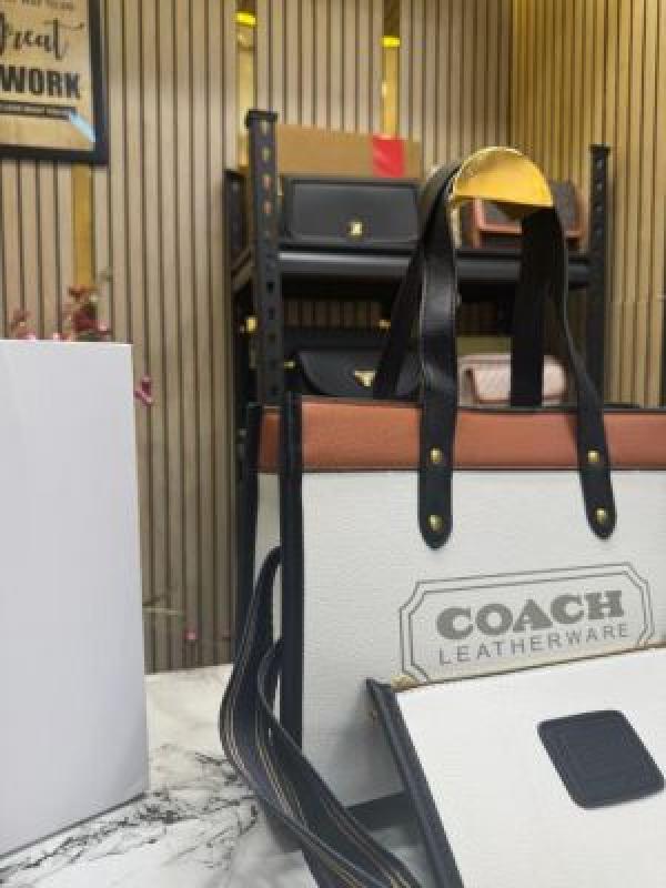 COAC H FIELD TOTE PREMIUM QUALITY BAG WITH OG MAGNETIC BOX DUST BAG