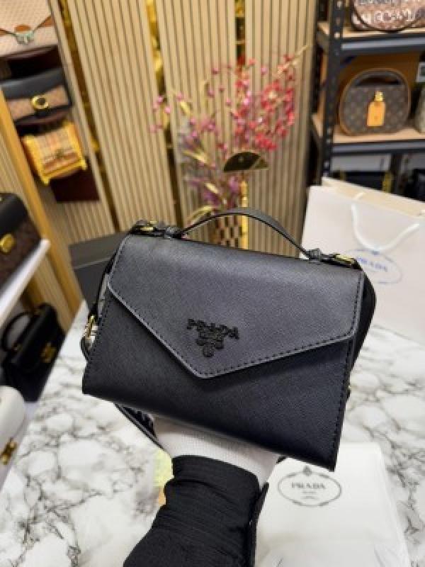 PRAD  A MONOCHROME SAFFIANO LEATHER SHOULDER BAG WITH OG BOX AND DUST BAG INCLDING CARRY BAG (BLACK)